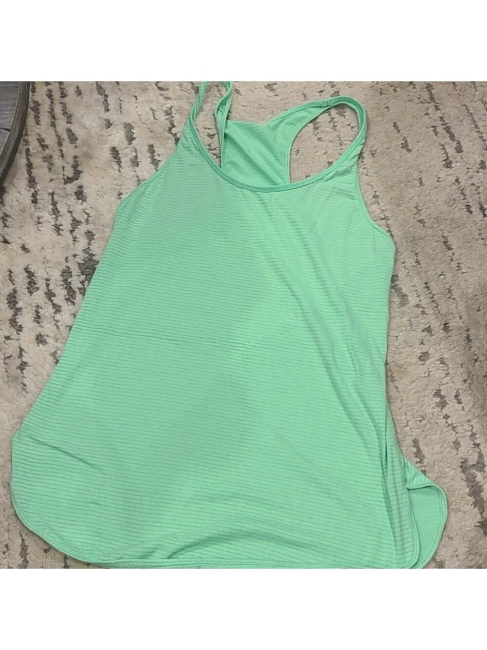 lululemon athletica seriously light™